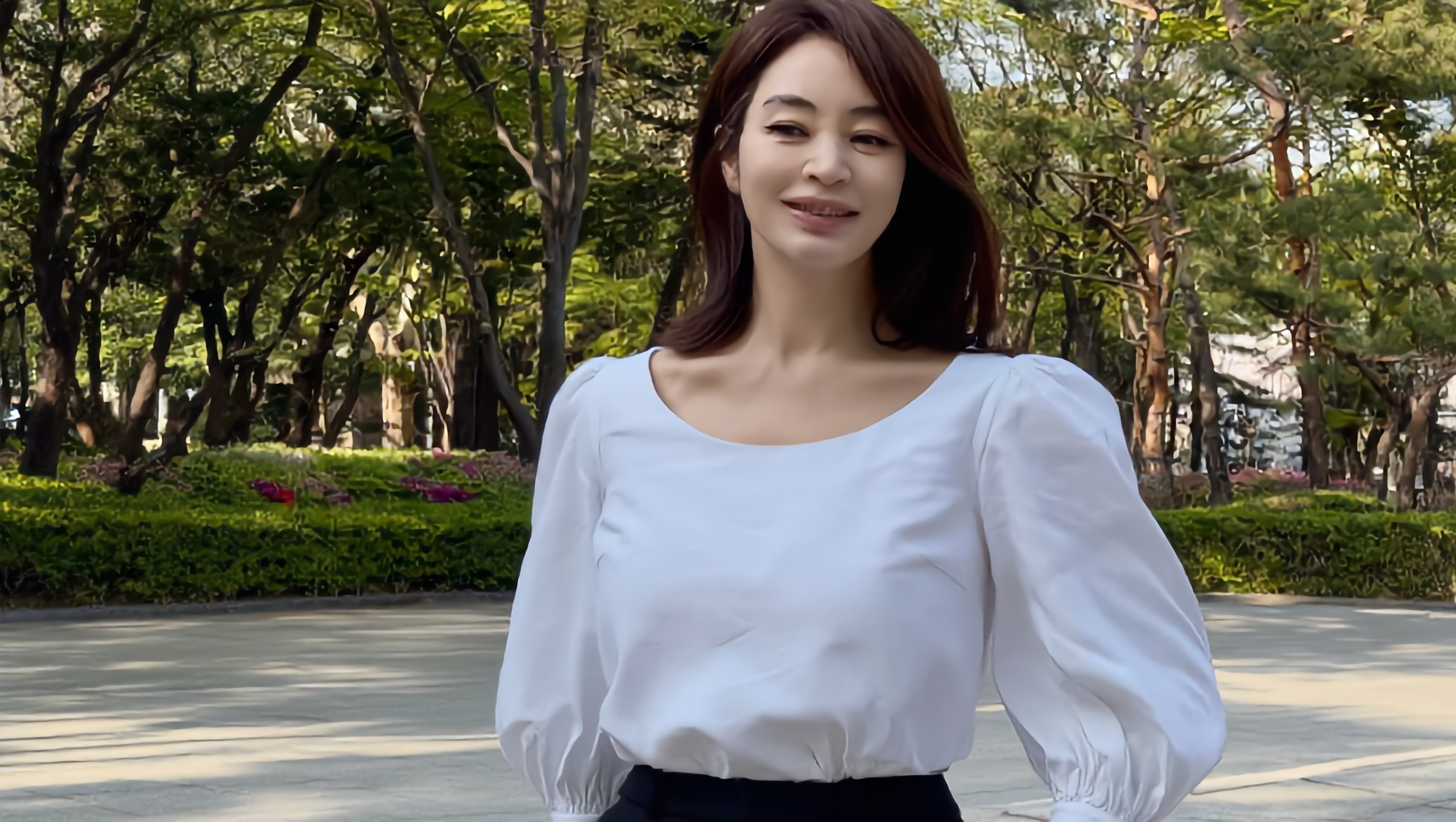“KimHyeSooFashion: 10 Style Secrets (?)”